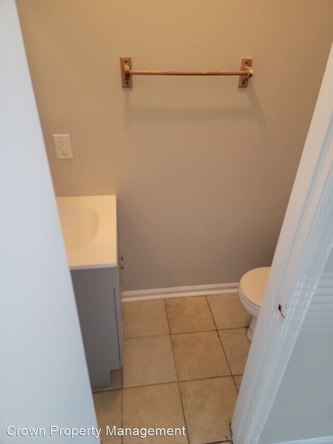 Building Photo - 2 br, 1.5 bath House - 1633 B North Street