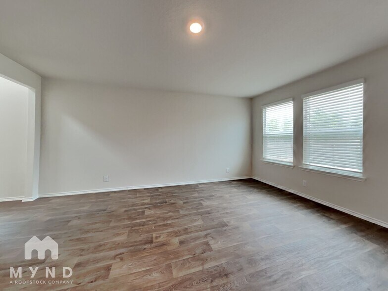 Building Photo - 1115 Western Whipbird