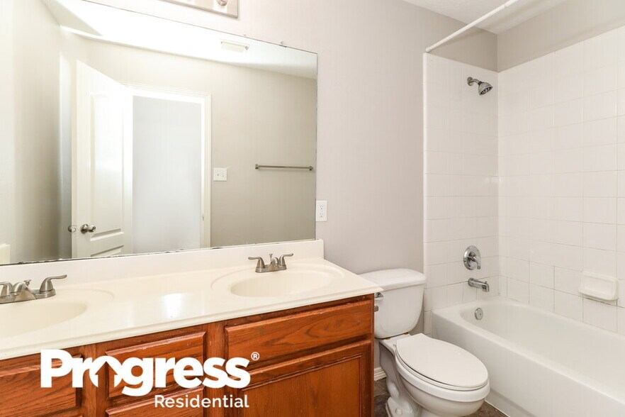 Building Photo - 12015 Raven View Dr