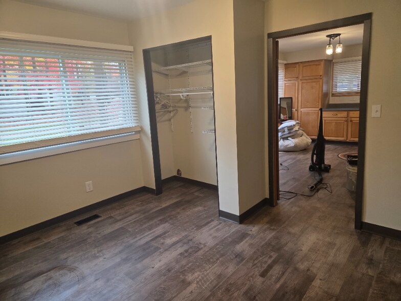 Building Photo - 5347 Birch Island Dr