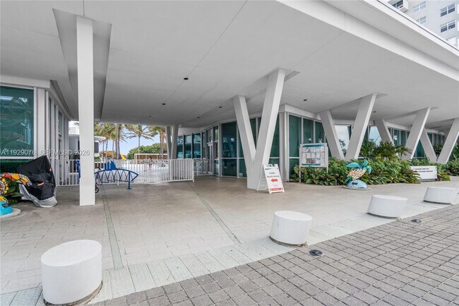 Building Photo - 9273 Collins Ave