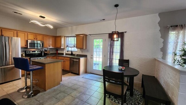 Building Photo - 440 Garcia Dr