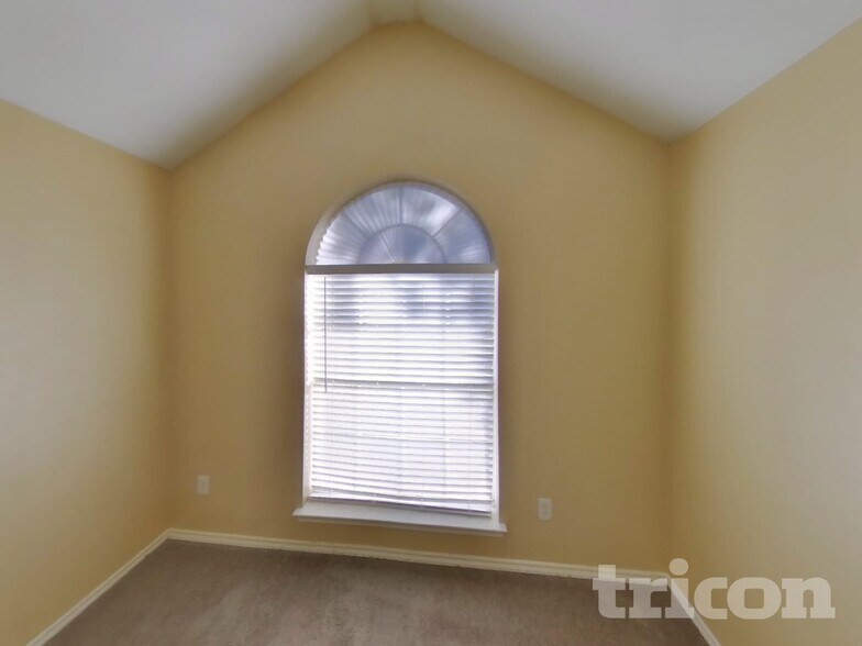 Building Photo - 2616 Spring Rain Dr