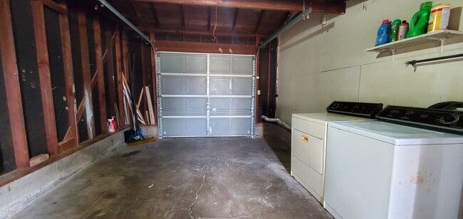 Building Photo - 2 Bedroom 1 Bath in Faith Village