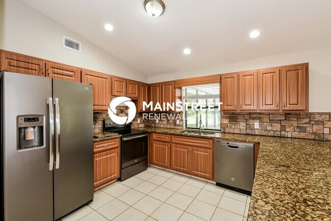 Building Photo - 3 Bedroom Pet-Friendly Home in Cape Coral, FL with Main Street Renewal