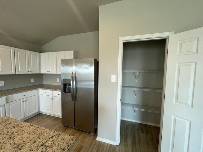 Building Photo - Beautiful 4x2 Rental Home in NBTX!