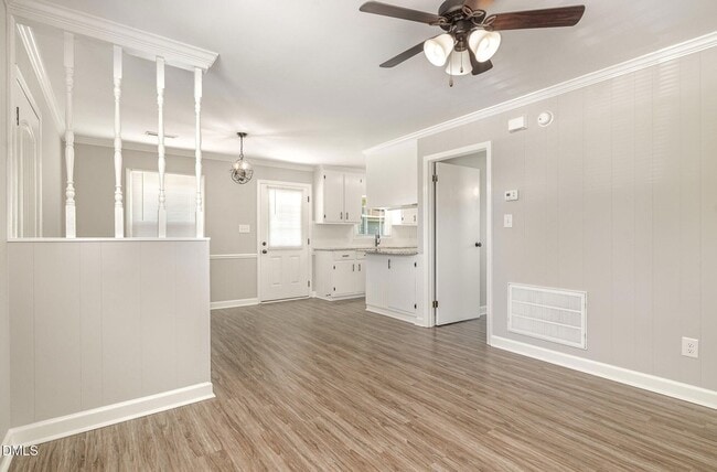 Building Photo - 409 S Center St