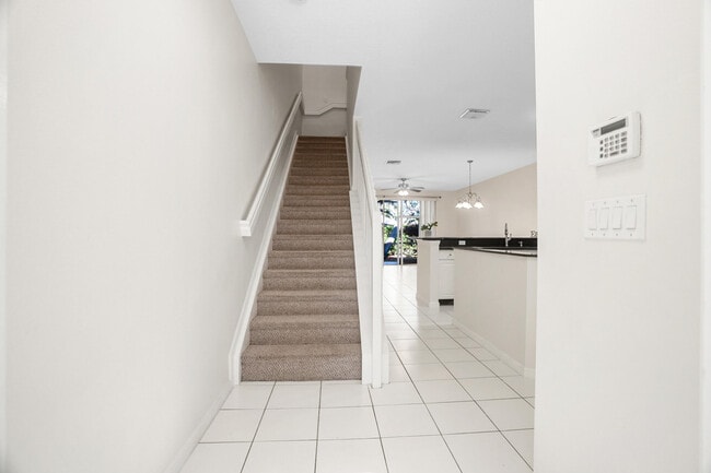 Building Photo - 9929 Porta Leona Ln