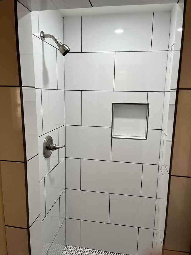 Building Photo - 135 Orchard Dr