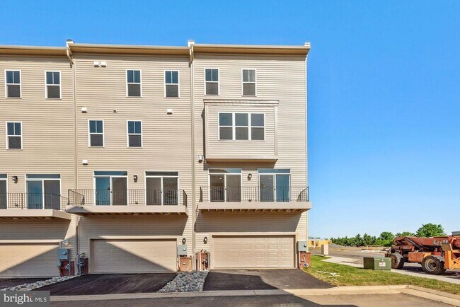 Building Photo - 22958 Clarence Walk Ter