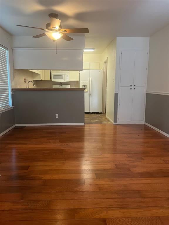 Building Photo - 1515 W Braker Ln