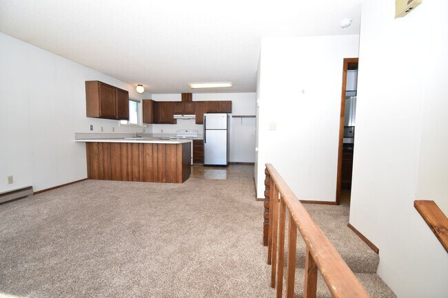 Building Photo - 2Bed 1.5Ba W/ Carport! Close to MSU Trails...