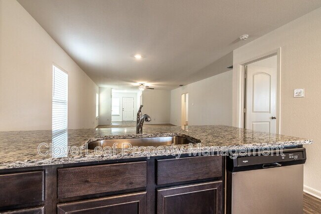 Building Photo - 744 Shoal Crk