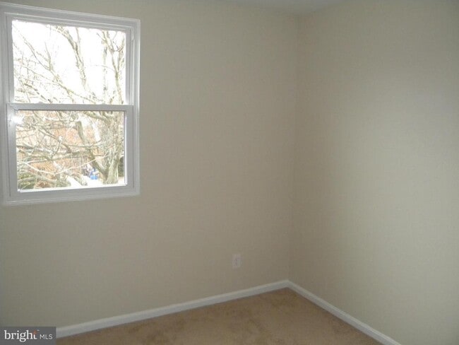 Building Photo - 5022 Druid Dr