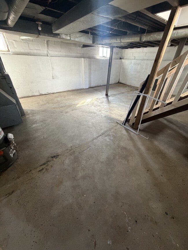 Building Photo - 3009 Holton Ave