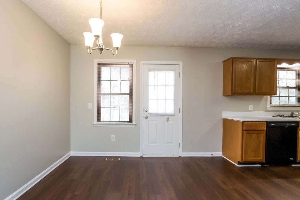 Building Photo - 187 Sherwood Forest Dr