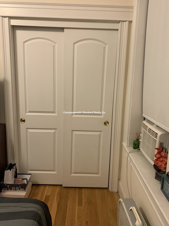 Building Photo - 76 Quint Ave