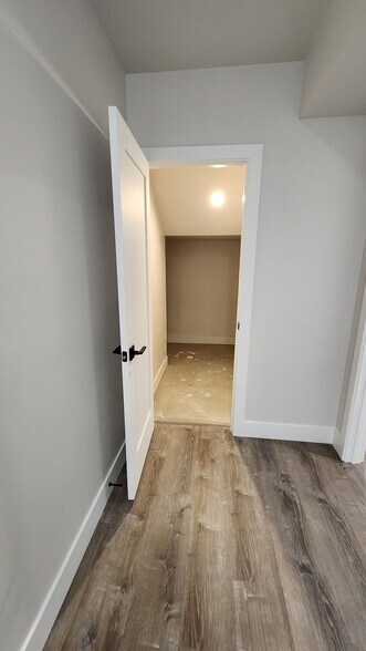 Building Photo - 616 S Miller Ave