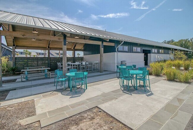 Building Photo - 110 Crimson St