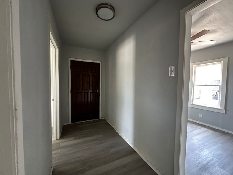 Building Photo - 15 N Bell St