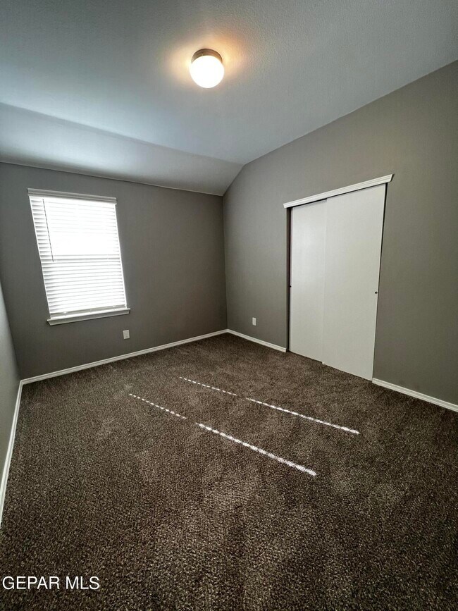 Building Photo - 924 Coyote Melon Dr