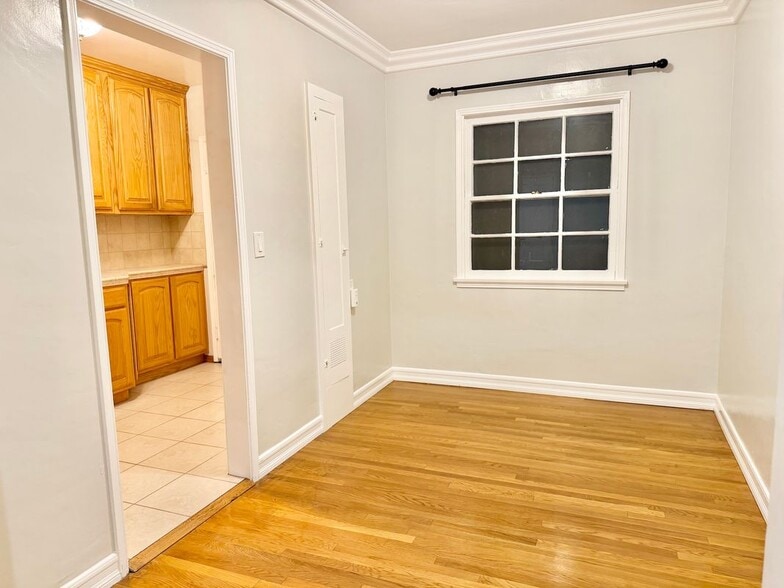 Building Photo - 1744 Huntington Dr