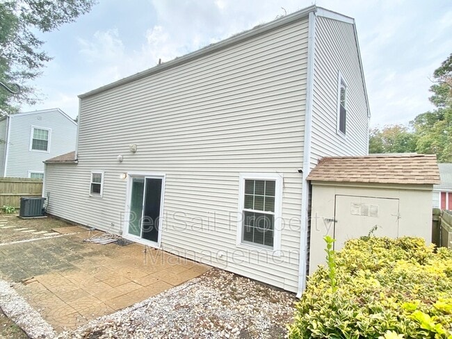 Building Photo - 204 Gate House Rd