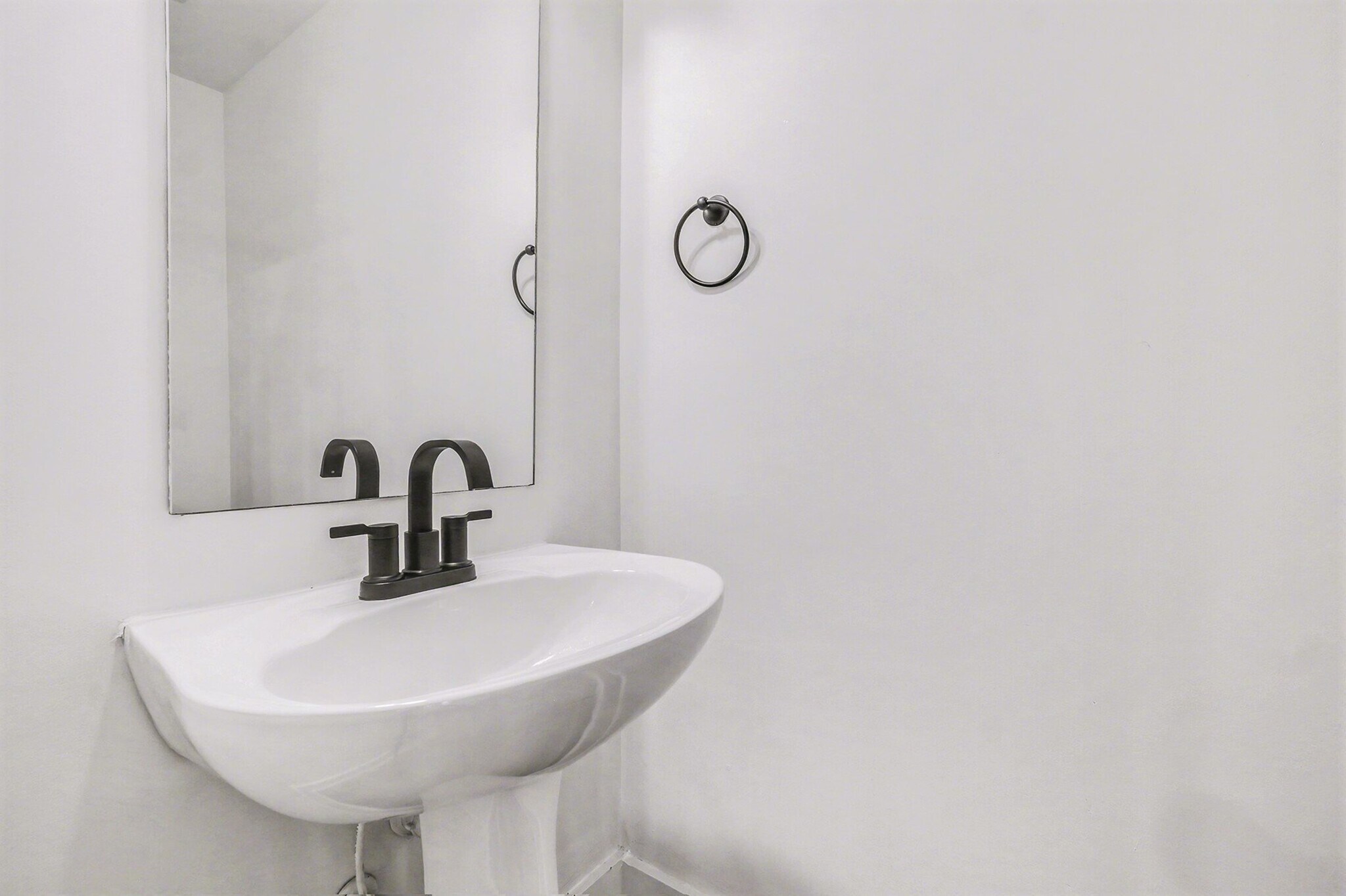 Building Photo - 3704 Lausanne Dr