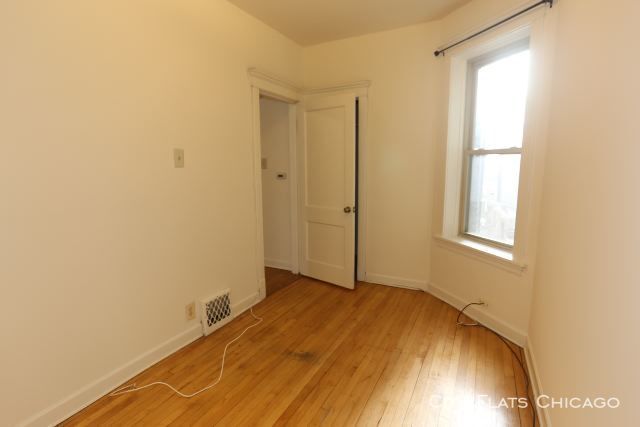 Building Photo - 1721 W Catalpa Ave