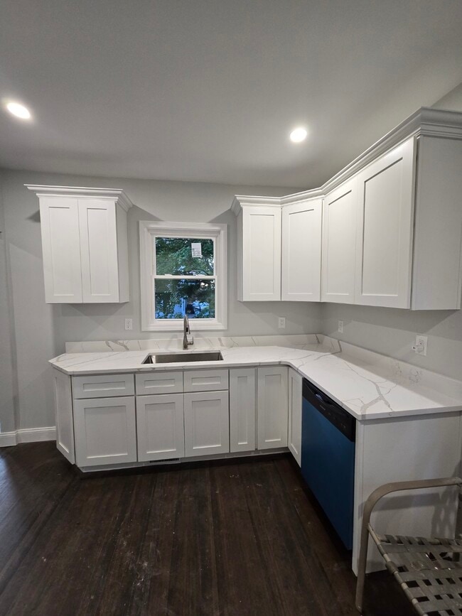 Building Photo - 70 Lancaster St