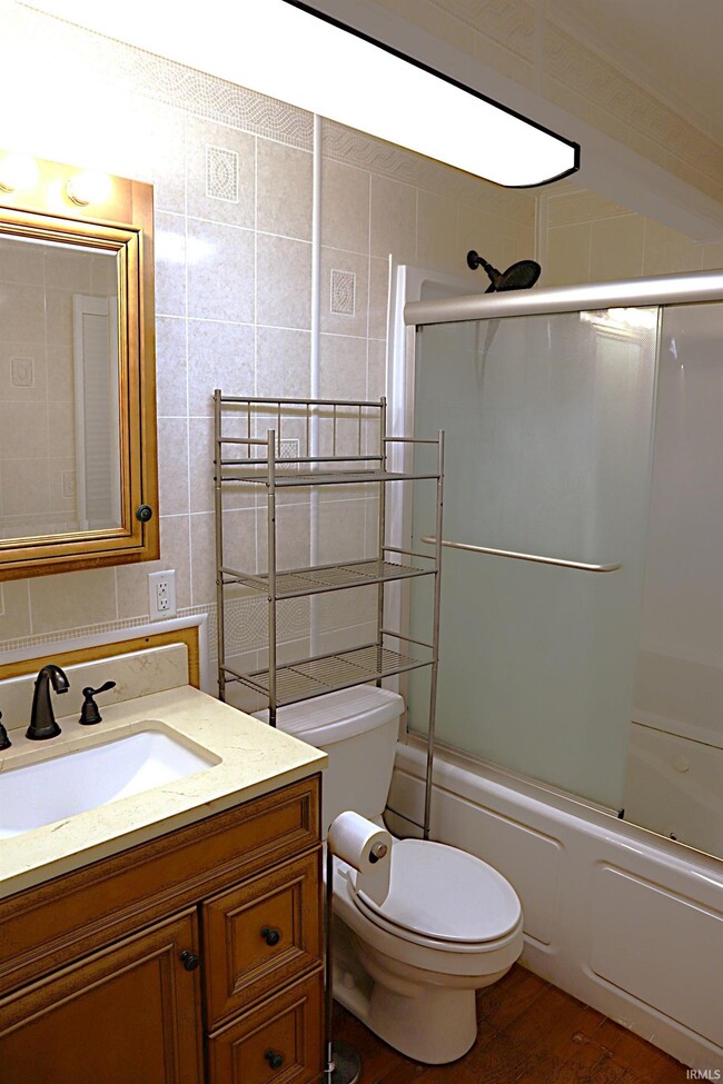 Building Photo - 3900 Bronson Ln