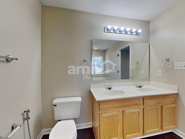 Building Photo - 155 Camforth Dr