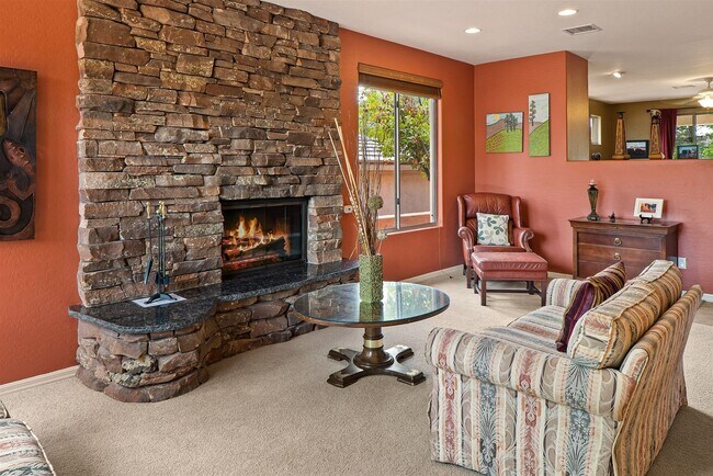 Building Photo - 90 E Bighorn Ct