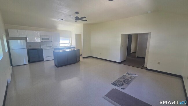 Building Photo - 361 Pomeroy Ave