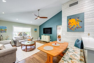 Building Photo - 129 Arctic Ave