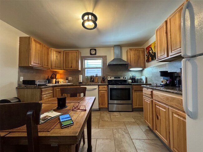 Building Photo - 1823 Market St