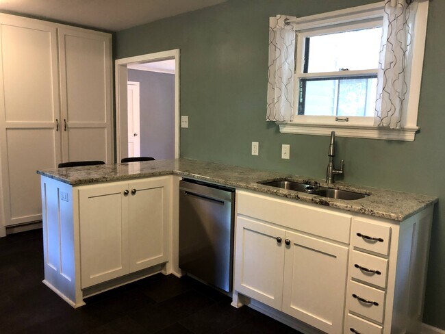 Building Photo - Branch