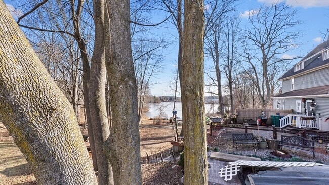 Building Photo - 6-8 Crescent St