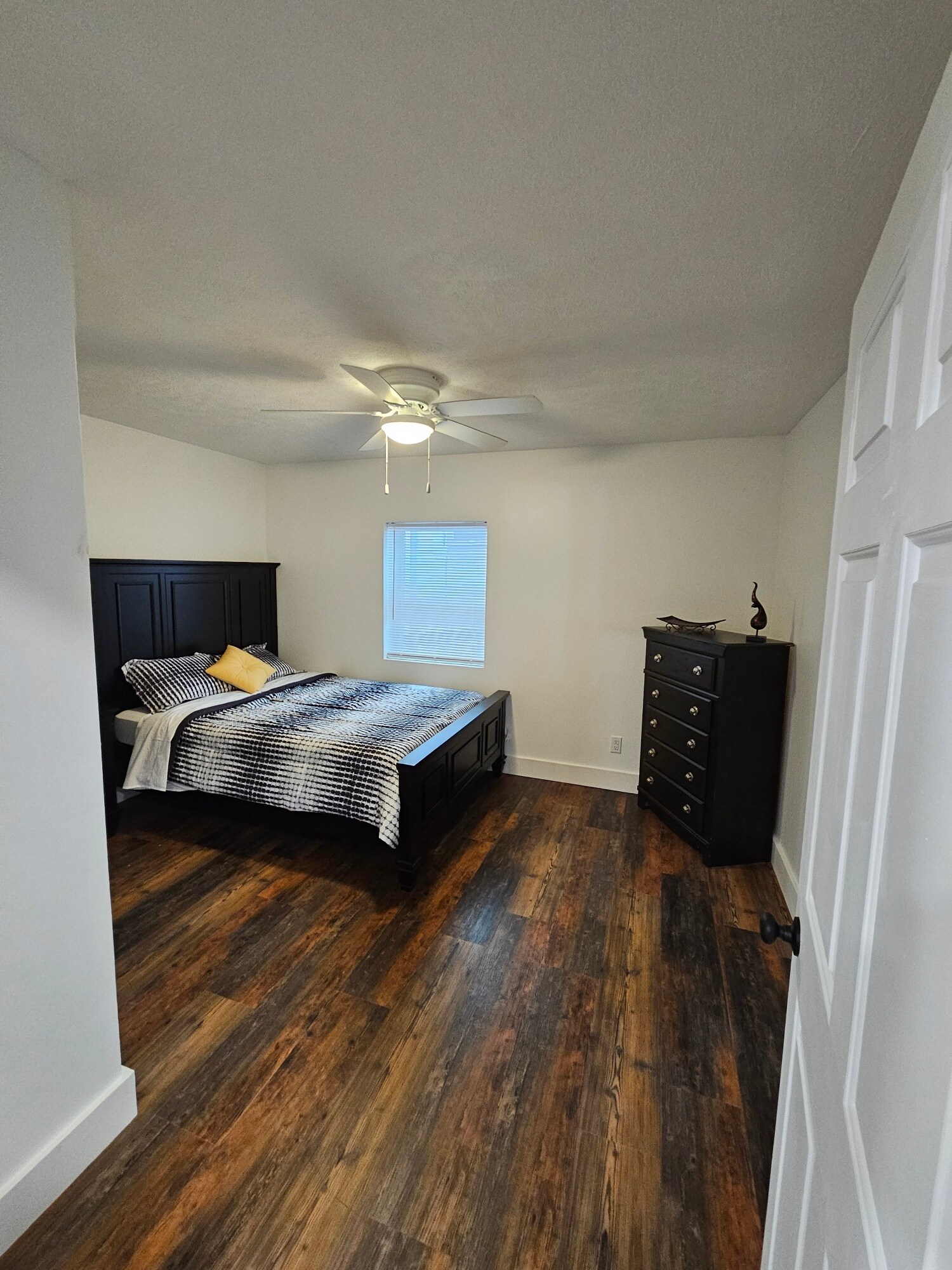 Building Photo - 231 Walnut St