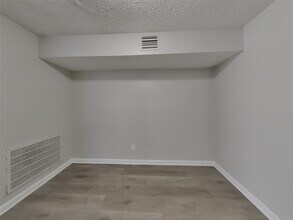 Building Photo - 623 Walston Ln