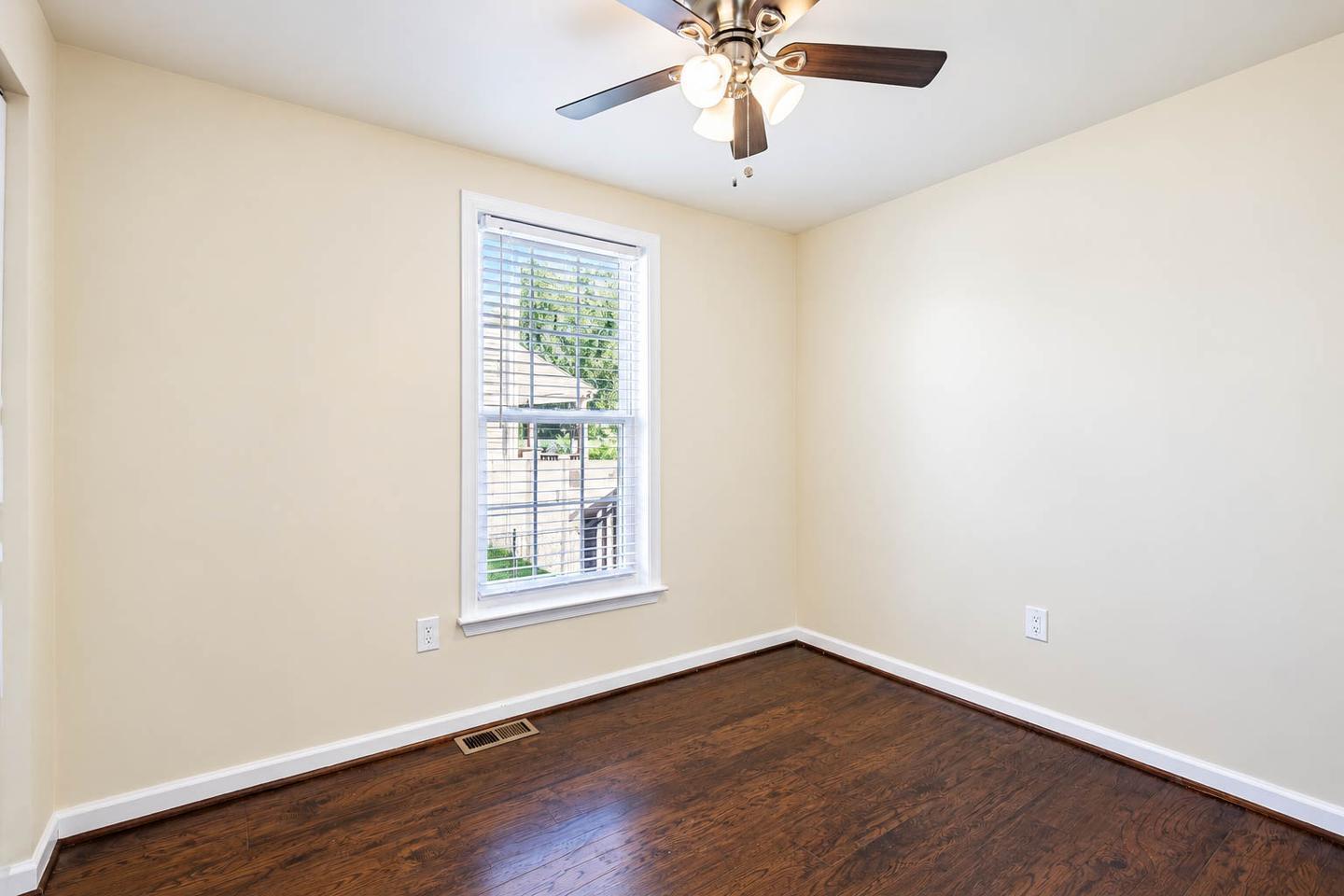 Building Photo - Bright & Comfortable Home in DC