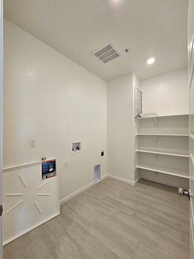 Building Photo - 7430 Chadbourne Wy