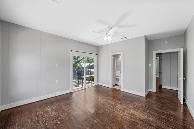 Building Photo - Charming 1924 Corner-Lot Home with Original Character and Modern Comforts