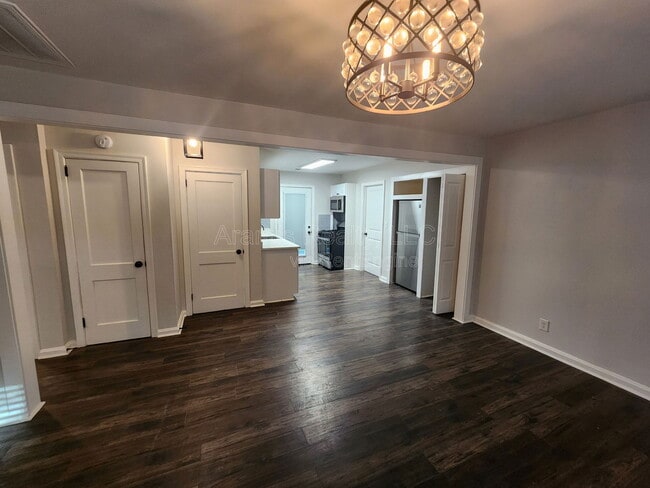 Building Photo - 2992 Palm Dr