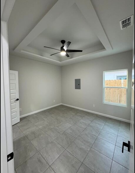 Building Photo - 3524 S Dominique Dr