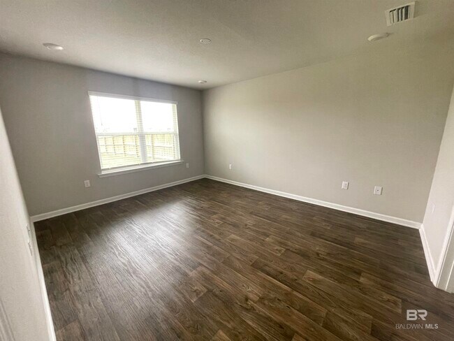 Building Photo - 23135 Shadowridge Dr