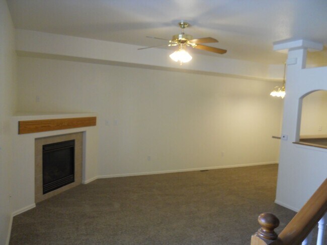 Building Photo - ALL PROSPECTIVE TENANTS MUST SUBMIT A $58 ...