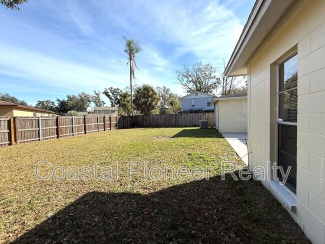 Building Photo - 606 Sandy Creek Dr