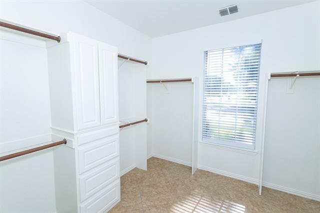 Building Photo - 8301 Skyridge Dr