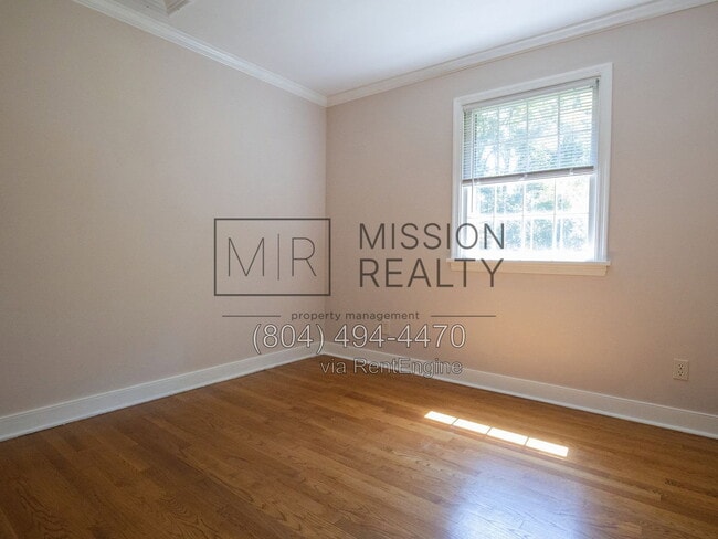 Building Photo - 325 Fairwood Dr